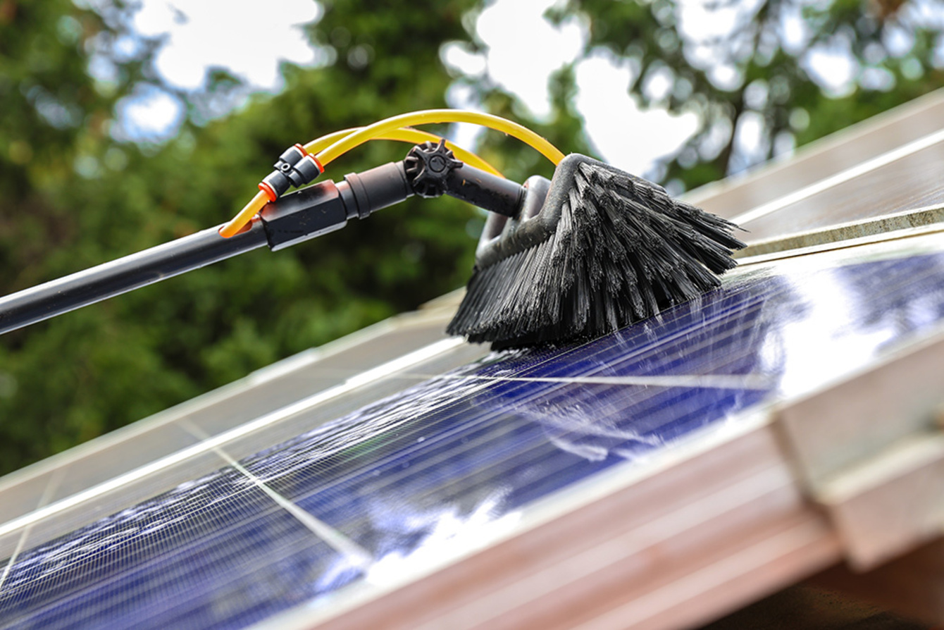 Reinigung von PV-Modulen bei Kellner-Technik in Schwabenheim